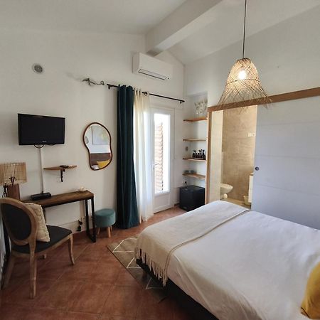 Chambres Isula Bella Figari  Exterior photo